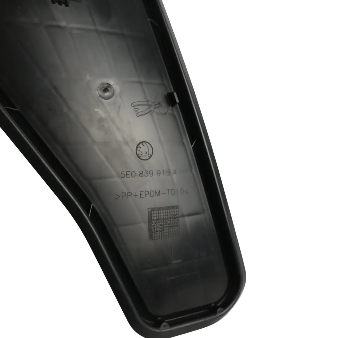 MK3 Osłona Zaślepka Panel Drzwi Tylny Lewy do Skoda Octavia 5E o numerze 5E0839915A Skoda Octavia 5E MK3 Osłona Zaślepka Panel Drzwi Tylny Lewy - SKU 5E0839915A - Numer Części 5E0839915A
