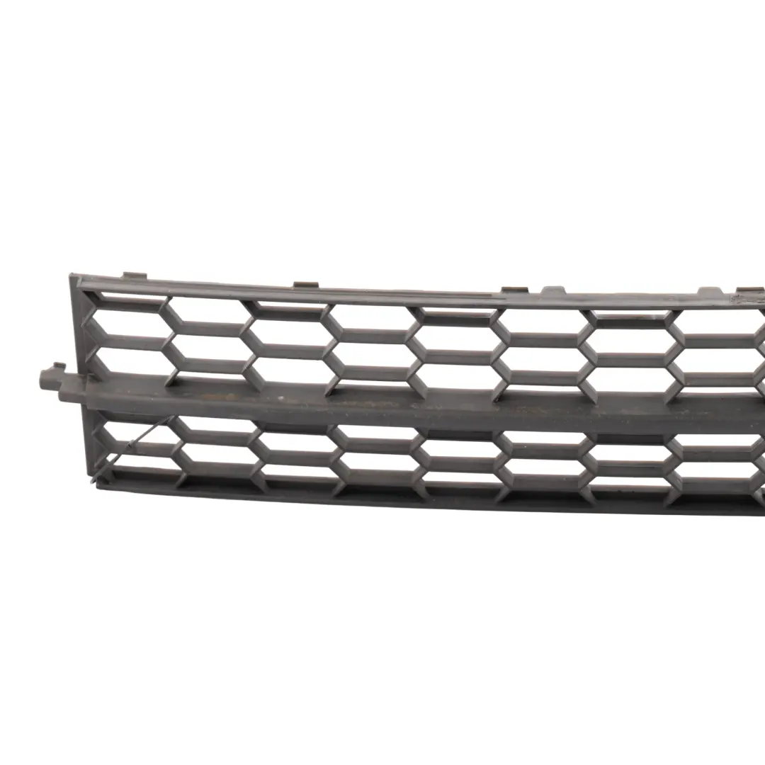MK3 Rejilla Parachoques Delantero Central Negro para Skoda Octavia 5E con número de pieza 5E0853677 Skoda Octavia 5E MK3 Rejilla Parachoques Delantero Central Negro - SKU 5E0853677 - Número de pieza 5E0853677