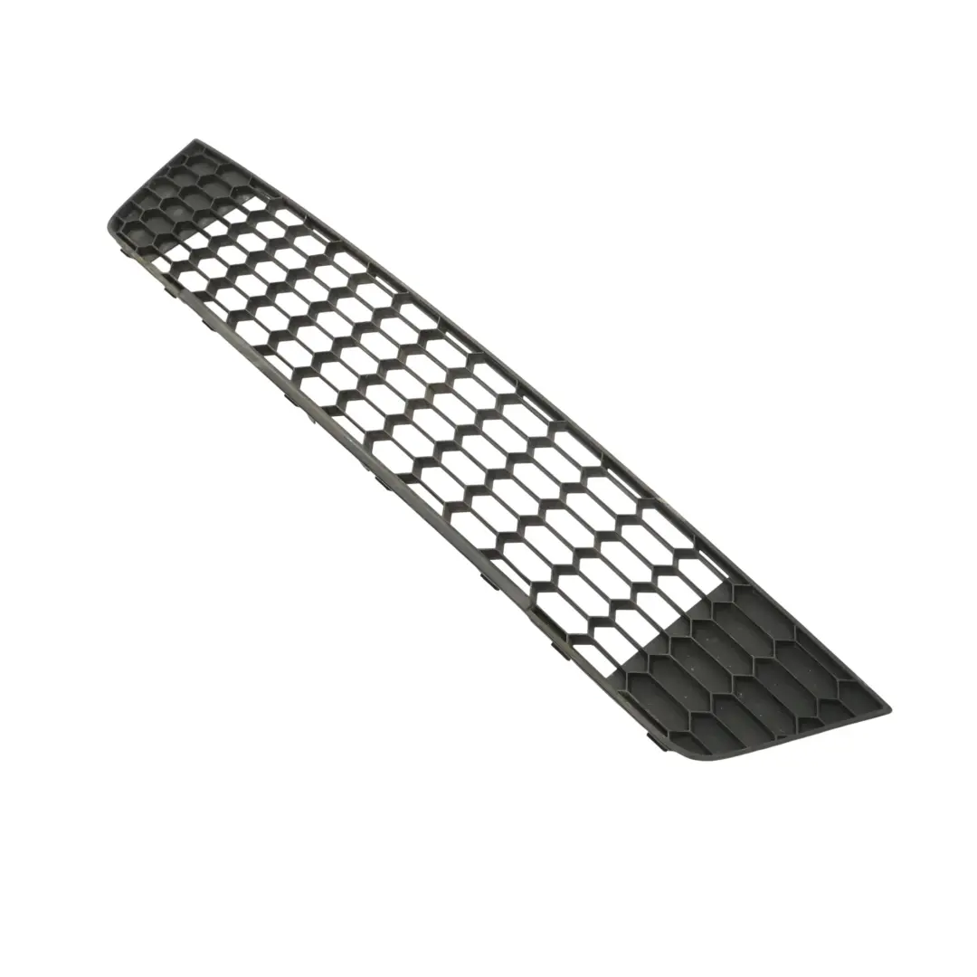 MK3 RS Grille Pare-Chocs Avant Inférieur Centre pour Skoda Octavia à propos du numéro de pièce 5E0853677B Skoda Octavia MK3 RS Grille Pare-Chocs Avant Inférieur Centre - SKU 5E0853677B - Numéro de pièce 5E0853677B
