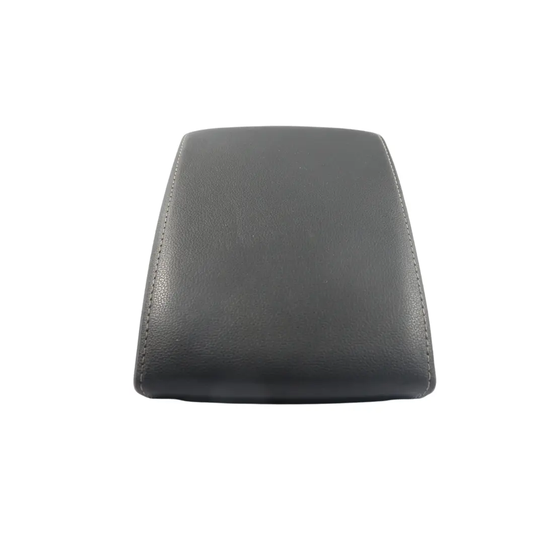 MK3 Mittelkonsole Armlehne Leder Onyx für Skoda Octavia mit Teilenummer 5E0864207E Skoda Octavia MK3 Mittelkonsole Armlehne Leder Onyx - SKU 5E0864207E-2 - Teilenummer 5E0864207E