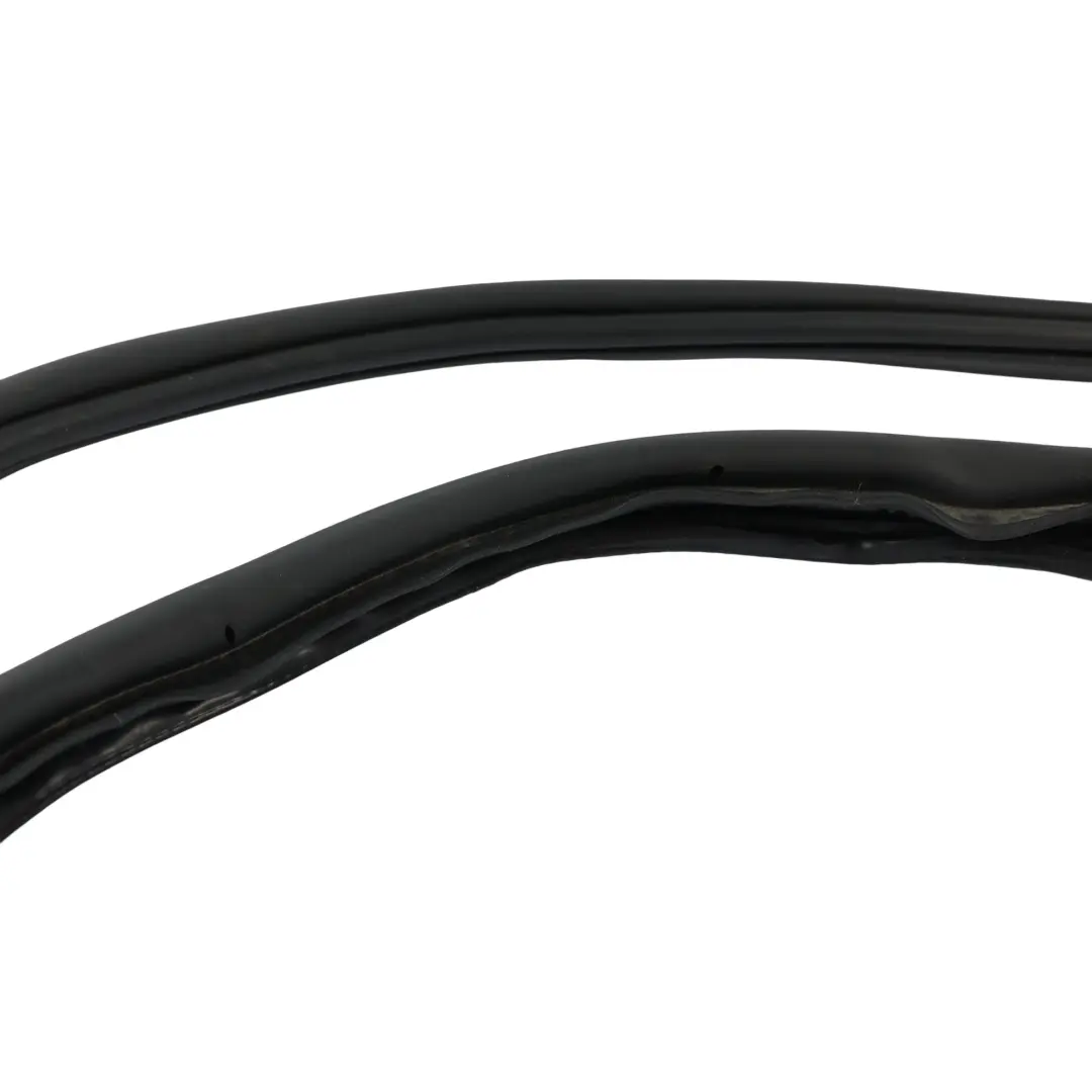 MK3 Uszczelka Wewnętrzna Drzwi Przednia Prawa do Skoda Octavia o numerze 5E0867366H Skoda Octavia MK3 Uszczelka Wewnętrzna Drzwi Przednia Prawa - SKU 5E0867366H - Numer Części 5E0867366H