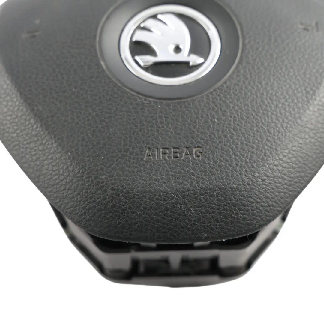 Steering Wheel Air Module Driver's Side to Skoda Fabia 5J with Part number 5E0880201 Skoda Fabia 5J Steering Wheel Air Module Driver's Side - SKU 5E0880201 - Part number 5E0880201