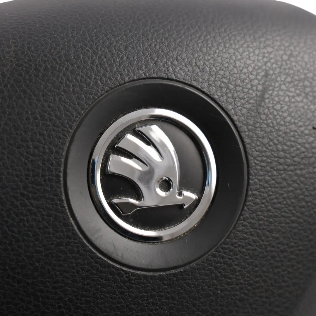 Steering Wheel Air Module Driver's Side to Skoda Fabia 5J with Part number 5E0880201 Skoda Fabia 5J Steering Wheel Air Module Driver's Side - SKU 5E0880201 - Part number 5E0880201