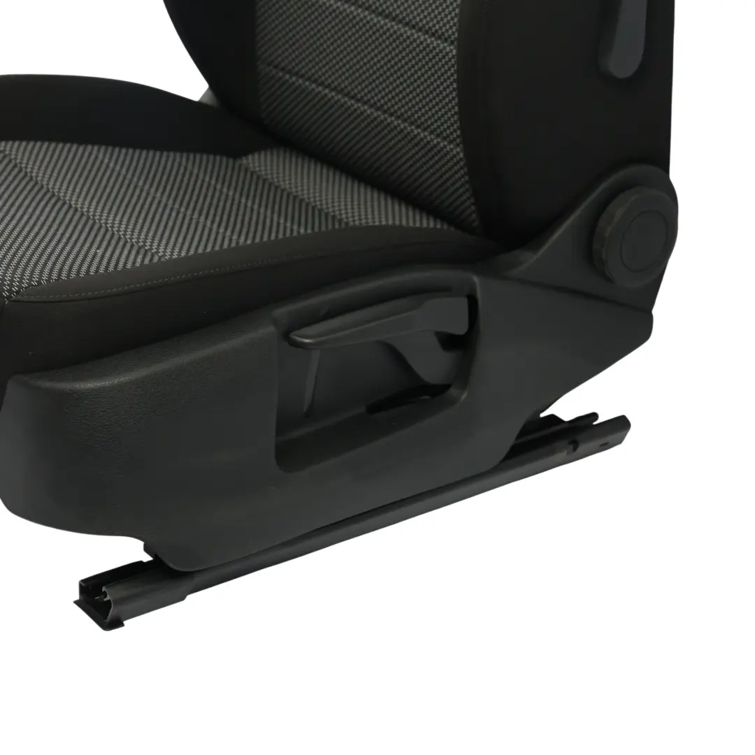 Mk3 5E Sedile Anteriore Sinistro Riscaldato Tessuto Nero per Skoda Octavia con numero di parte 5E0881805C Skoda Octavia Mk3 5E Sedile Anteriore Sinistro Riscaldato Tessuto Nero - SKU 5E0881805C-2 - Numero di parte 5E0881805C