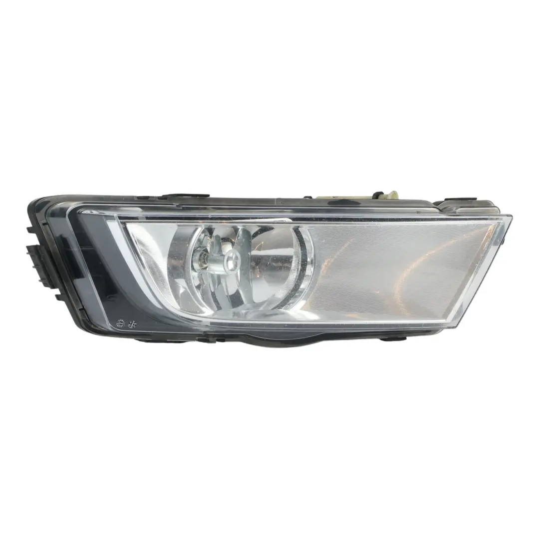 Skoda Octavia MK3 Phare Antibrouillard Halogène Avant Droit - SKU 5E0941700D - Numéro de pièce 5E0941700D
