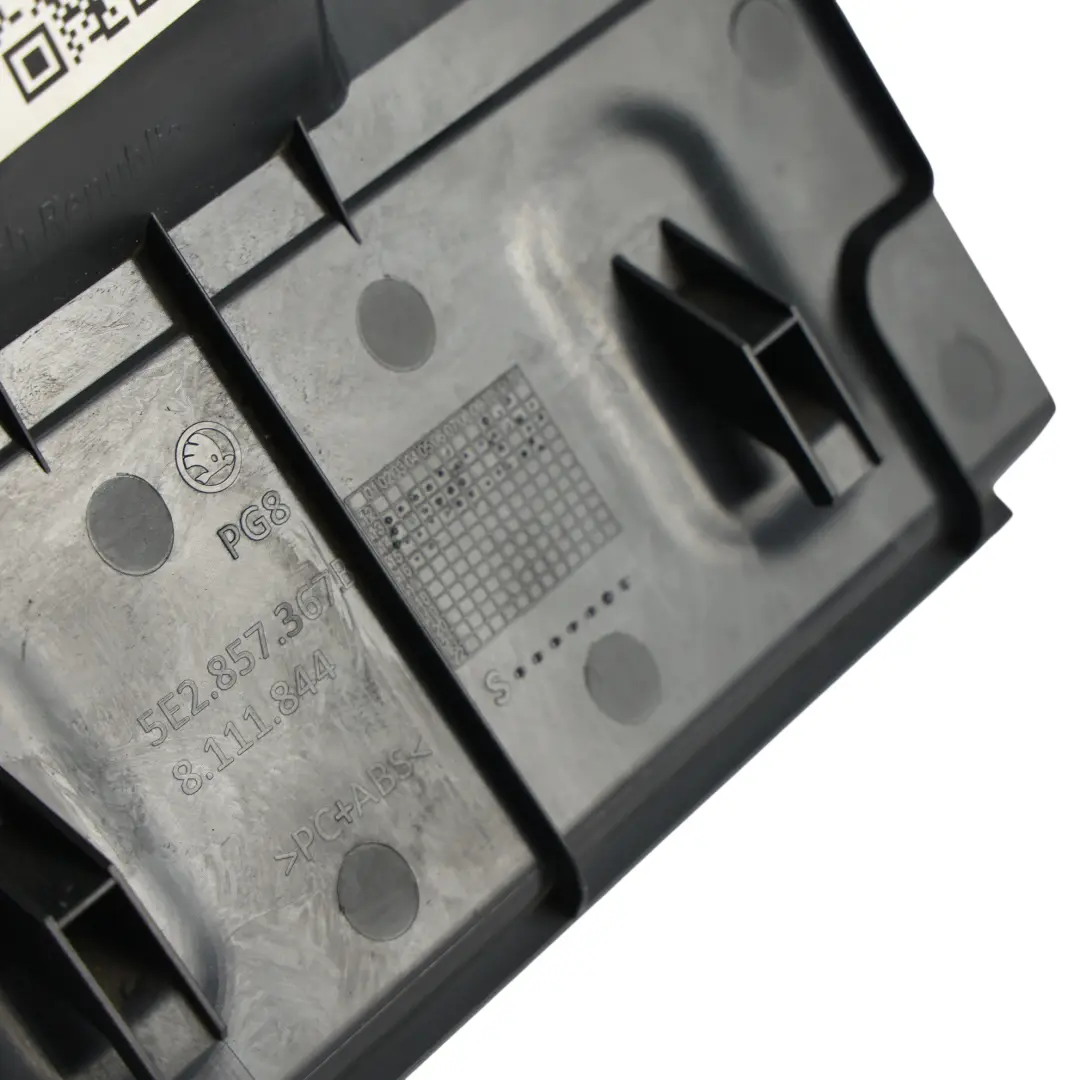 Mk3 5E AUX USB Socket Port Console Panel Trim Cover to Skoda Octavia with Part number 5E2857367B Skoda Octavia Mk3 5E AUX USB Socket Port Console Panel Trim Cover - SKU 5E2857367B - Part number 5E2857367B