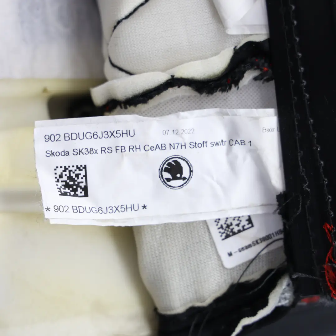 Skoda Octavia VRS Copri Schienale Ant Destro Riscaldato Alcantara Nero Rosso - SKU 5E3881806LL - Numero di parte 5E3881806LL