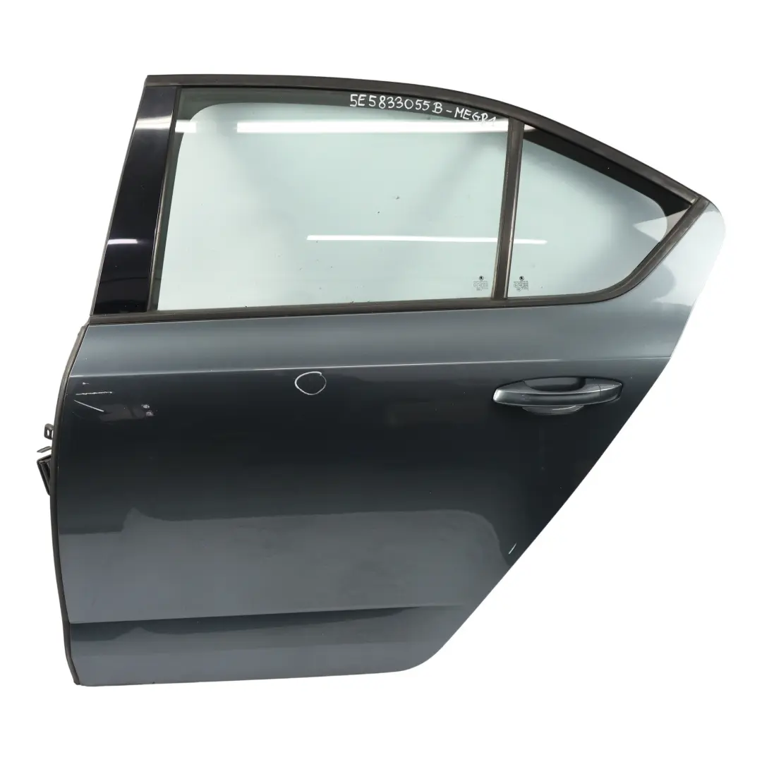 MK3 Porta Posteriore Sinistra Metallo Grigio F7Y per Skoda Octavia con numero di parte 5E5833055B Skoda Octavia MK3 Porta Posteriore Sinistra Metallo Grigio F7Y - SKU 5E5833055B-MEGR1 - Numero di parte 5E5833055B