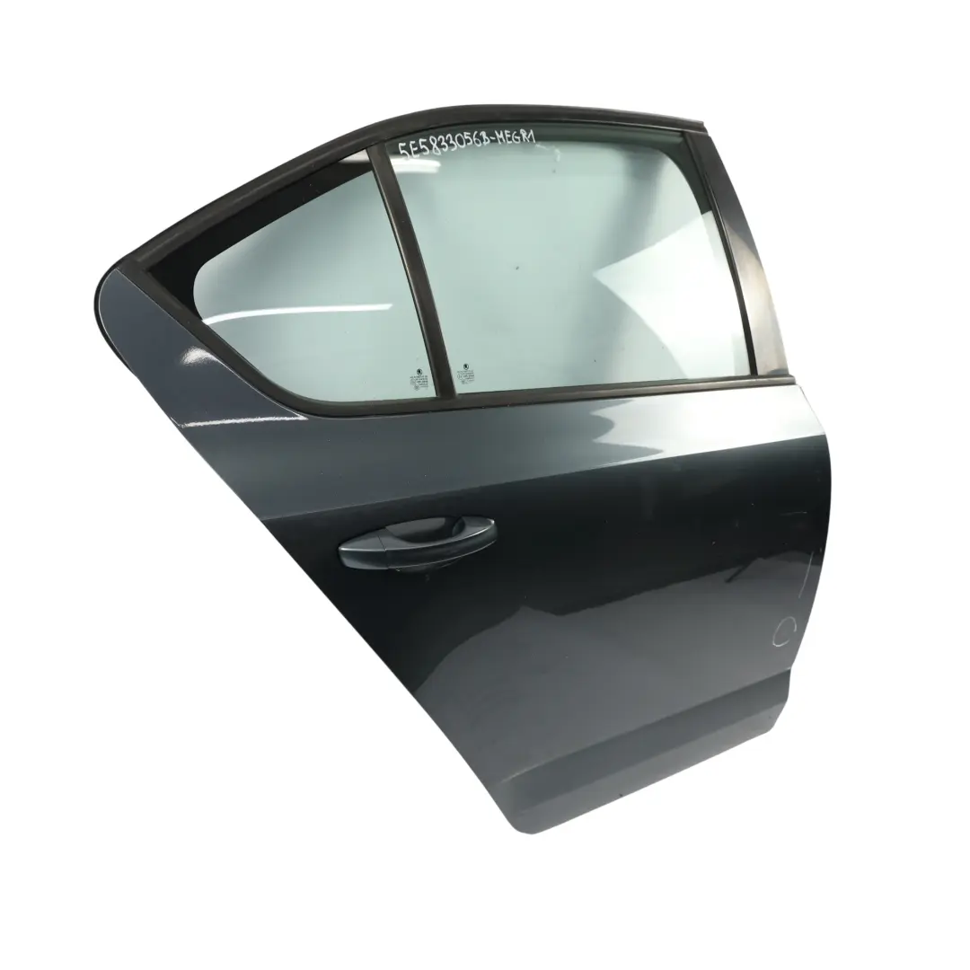 Skoda Octavia 5E Panel Drzwi Tylny Prawy Szary Metal Grey F7Y - SKU 5E5833056B-MEGR1 - Numer Części 5E5833056B