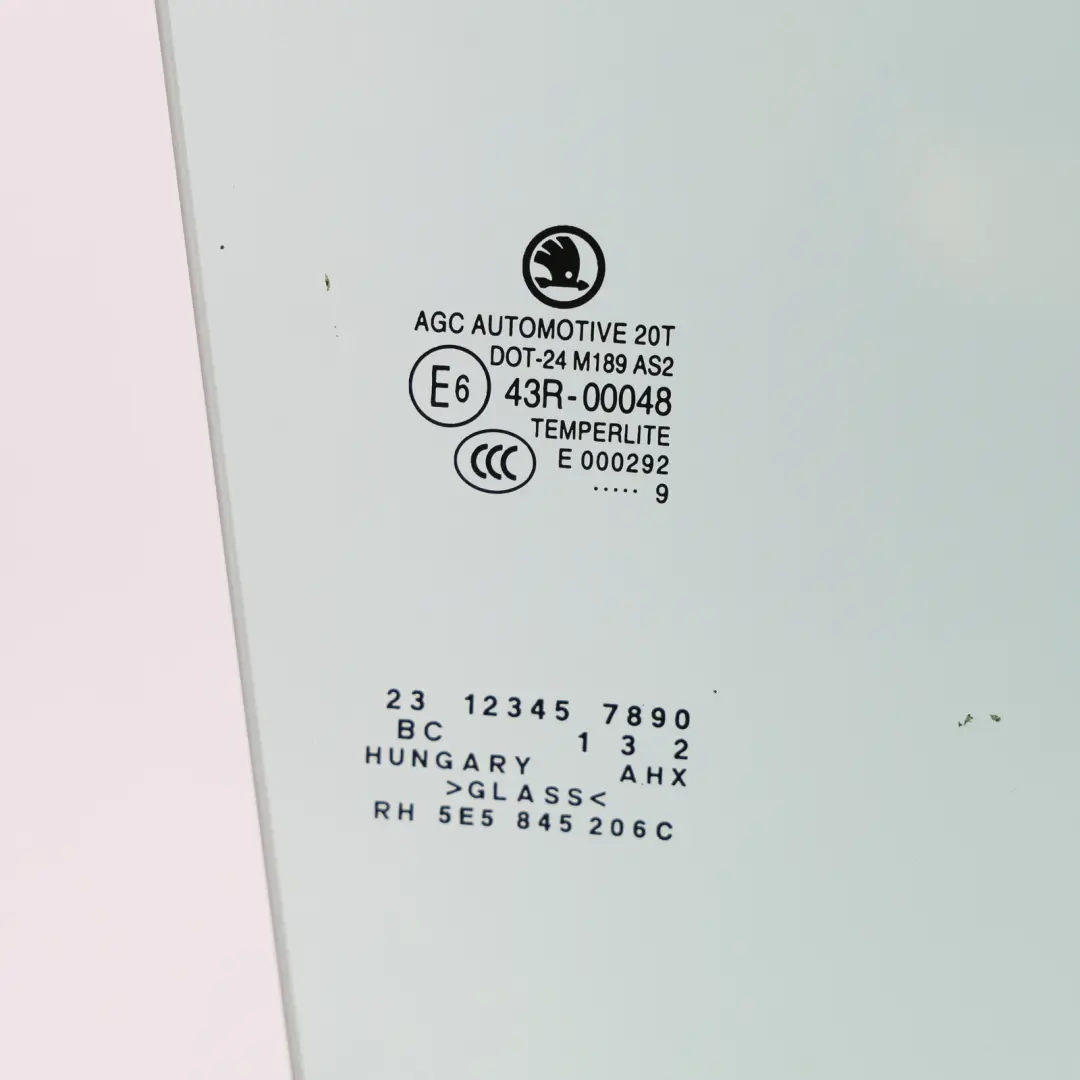 MK3 5E Rear Door Window Glass Green AS2 Right O/S to Skoda Octavia with Part number 5E5845206C Skoda Octavia MK3 5E Rear Door Window Glass Green AS2 Right O/S - SKU 5E5845206C - Part number 5E5845206C