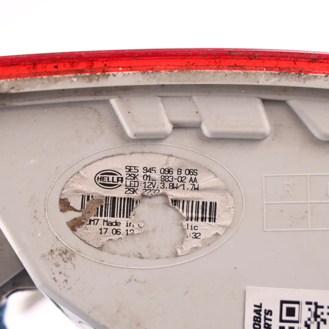 Mk3 Saloon Rear Tail Light Lamp Right O/S to Skoda Octavia with Part number 5E5945096B Skoda Octavia Mk3 Saloon Rear Tail Light Lamp Right O/S - SKU 5E5945096B - Part number 5E5945096B