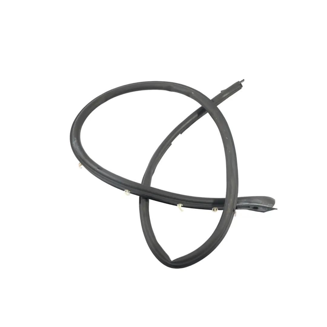 Uszczelka Drzwi Dolna Tylna Lewy Tył do Skoda Octavia 5E Kombi o numerze 5E9839697D Skoda Octavia 5E Kombi Uszczelka Drzwi Dolna Tylna Lewy Tył - SKU 5E9839697D - Numer Części 5E9839697D