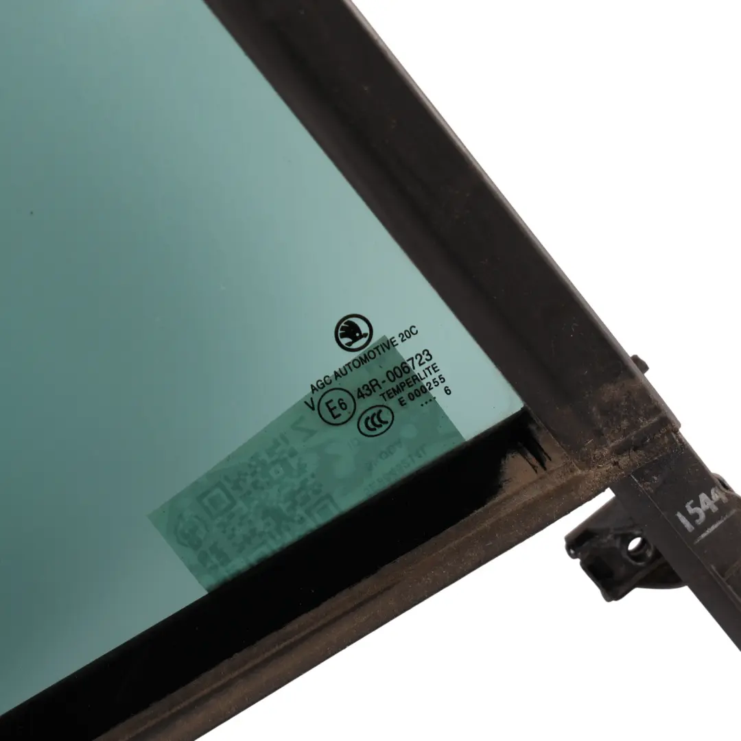 Quarter Side Window Glass Glazing Right O/S to Skoda Octavia 5E Rear with Part number 5E9845214L Skoda Octavia 5E Rear Quarter Side Window Glass Glazing Right O/S - SKU 5E9845214L - Part number 5E9845214L