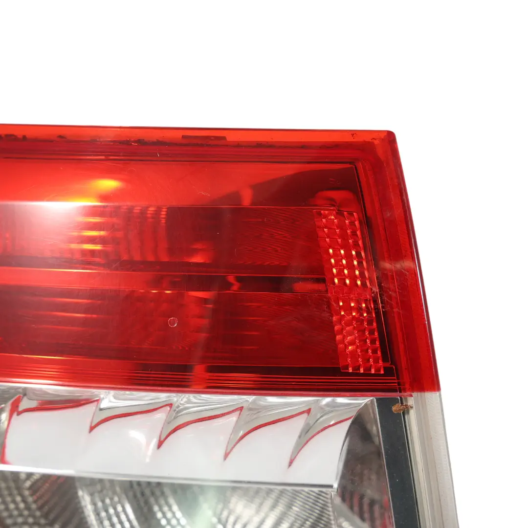 Feu Arrière Gauche LED pour Skoda Octavia 5E à propos du numéro de pièce 5E9945111 Skoda Octavia 5E Feu Arrière Gauche LED - SKU 5E9945111 - Numéro de pièce 5E9945111