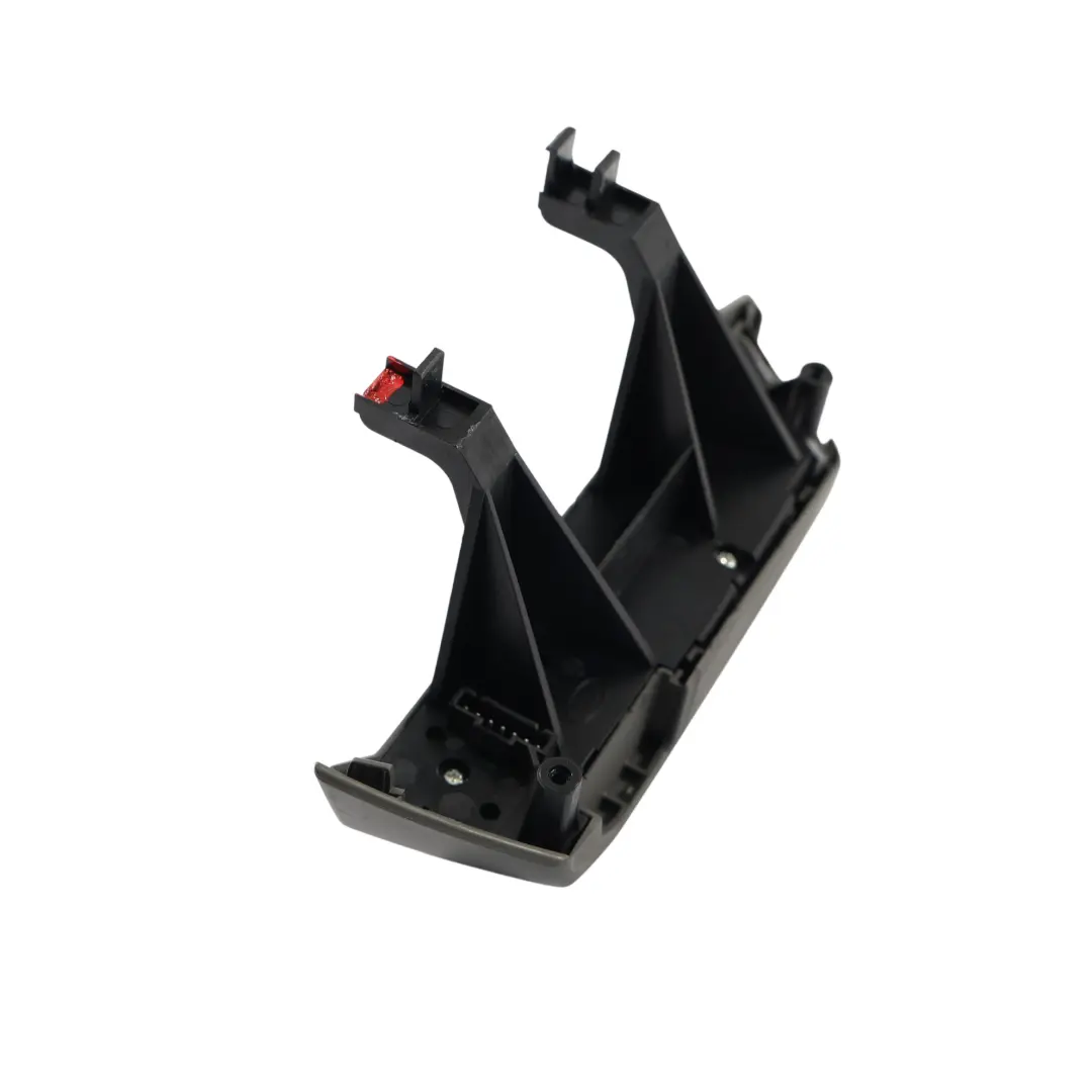 Steering Wheel Horn Switch Left N/S to Land Rover Discovery 3 L319 with Part number 5H22-14K147-DB Land Rover Discovery 3 L319 Steering Wheel Horn Switch Left N/S - SKU 5H22-14K147-DB - Part number 5H22-14K147-DB