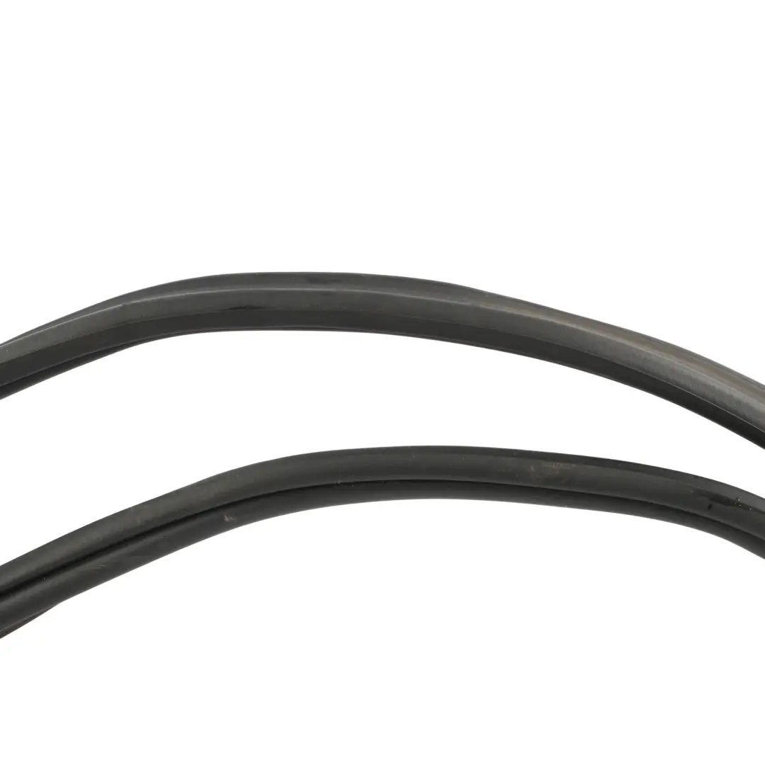 VW Volkswagen Golf Mk8 Rear Tailgate Seal Gasket Rubber 5H6827705B - SKU 5H6827705C - Part number 5H6827705C
