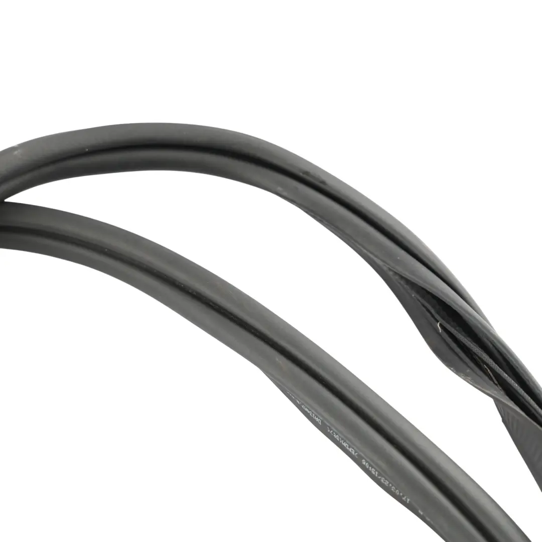 Mk8 Rear Tailgate Seal Gasket Rubber 5H6827705B to VW Volkswagen Golf with Part number 5H6827705C VW Volkswagen Golf Mk8 Rear Tailgate Seal Gasket Rubber 5H6827705B - SKU 5H6827705C - Part number 5H6827705C