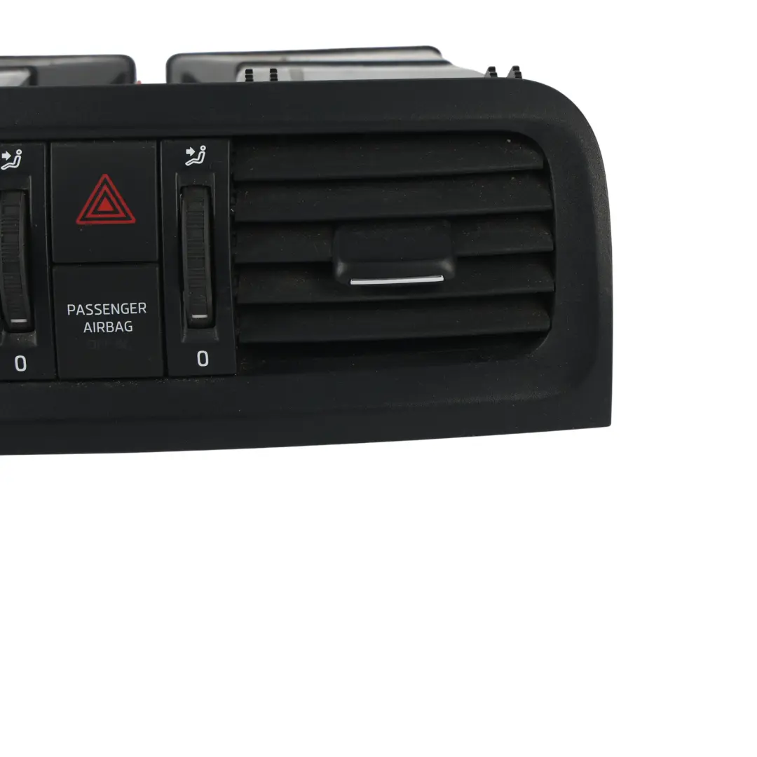 Griglia Bocchetta Aria Cruscotto Interruttore 5J0820957 per Skoda Fabia 5J con numero di parte 5J0820951H Skoda Fabia 5J Griglia Bocchetta Aria Cruscotto Interruttore 5J0820957 - SKU 5J0820951H - Numero di parte 5J0820951H