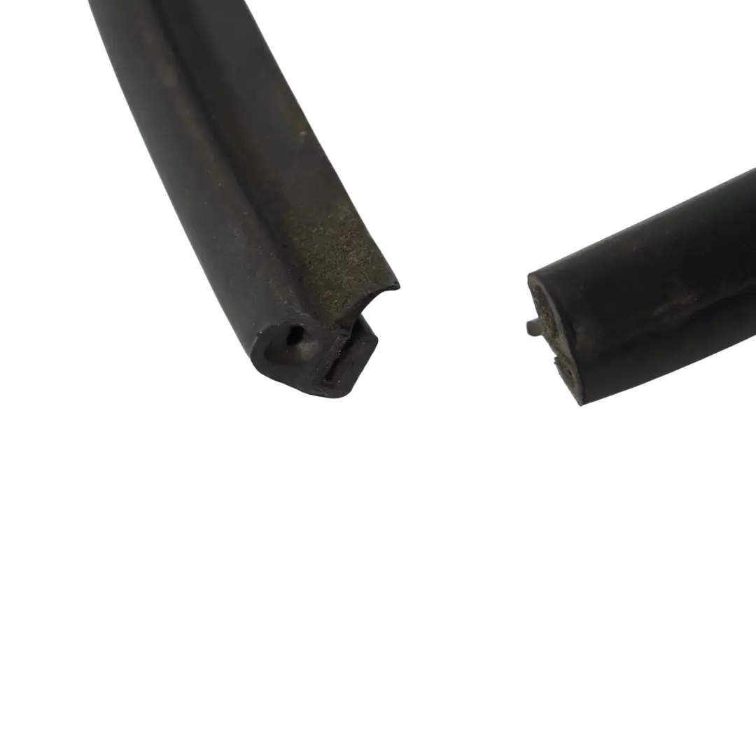 Junta Goma Capó Motor para Skoda Fabia 54 58 5J Roomster 5J con número de pieza 5J0823723 Skoda Fabia 54 58 5J Roomster 5J Junta Goma Capó Motor - SKU 5J0823723 - Número de pieza 5J0823723