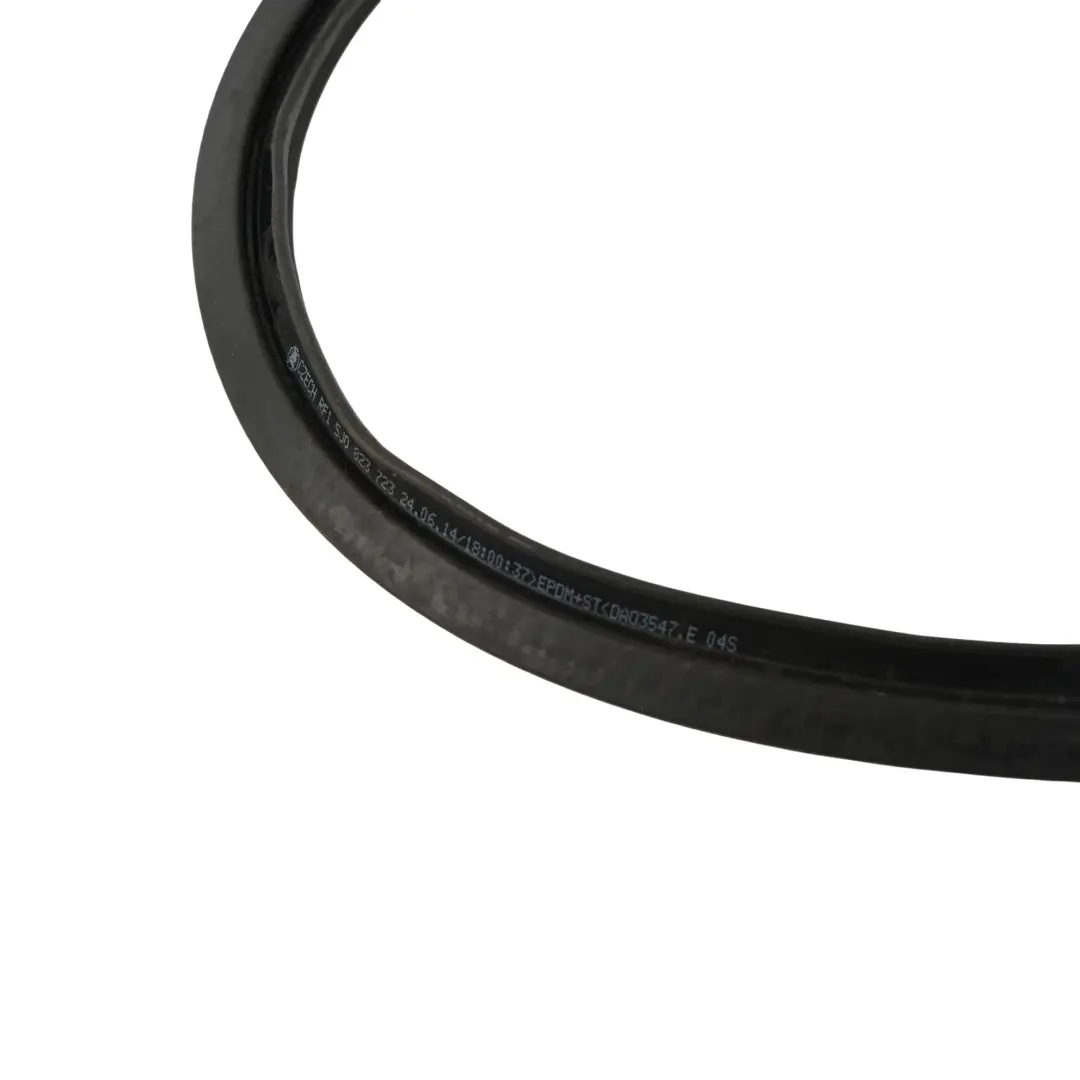 Motorhaube Dichtung Gummi für Skoda Fabia 54 58 5J Roomster 5J mit Teilenummer 5J0823723 Skoda Fabia 54 58 5J Roomster 5J Motorhaube Dichtung Gummi - SKU 5J0823723 - Teilenummer 5J0823723