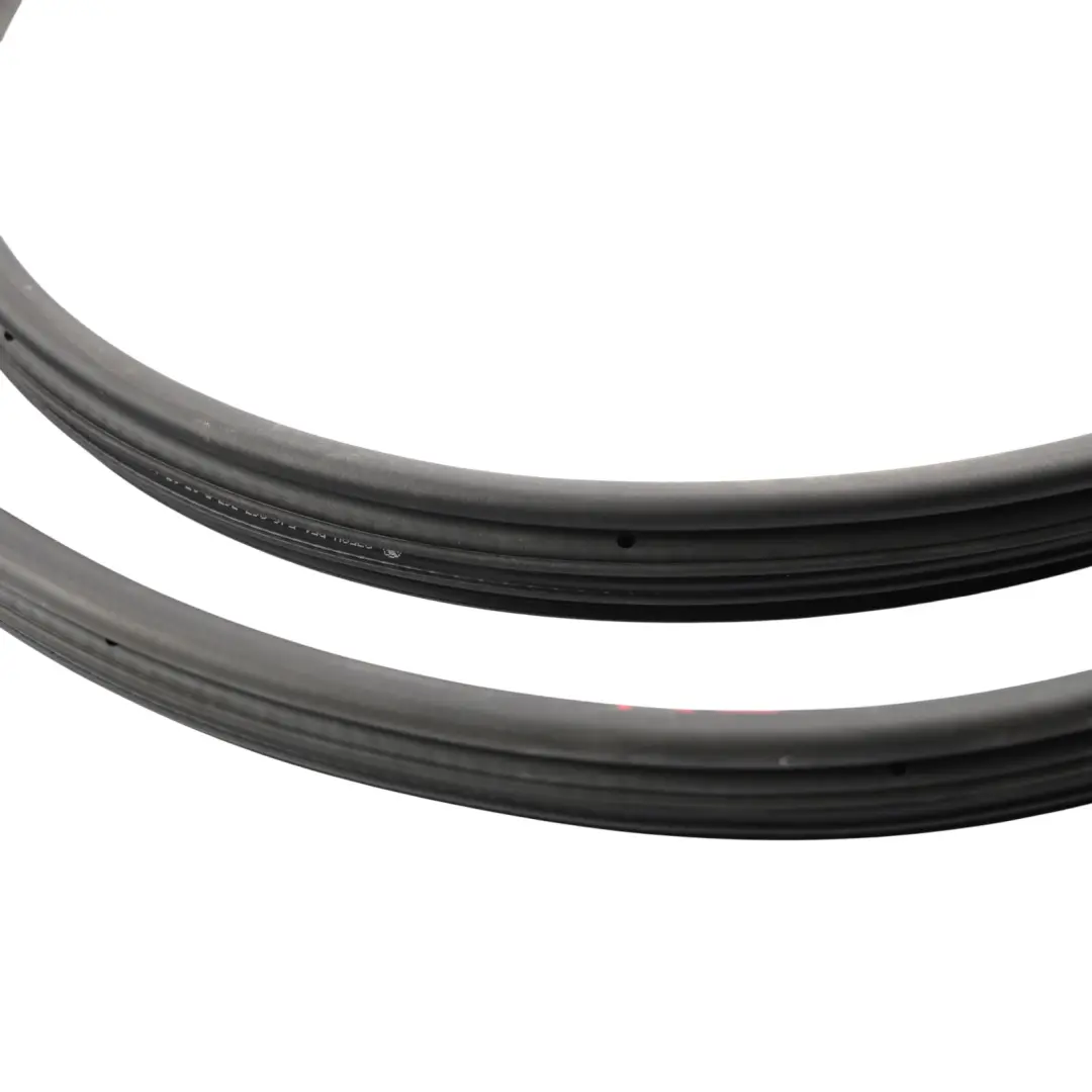 Skoda Fabia MK3 Kombi Hintere Tür Dichtung Gummi Links Rechts 5J6867367D - SKU 5J6867367E - Teilenummer 5J6867367E