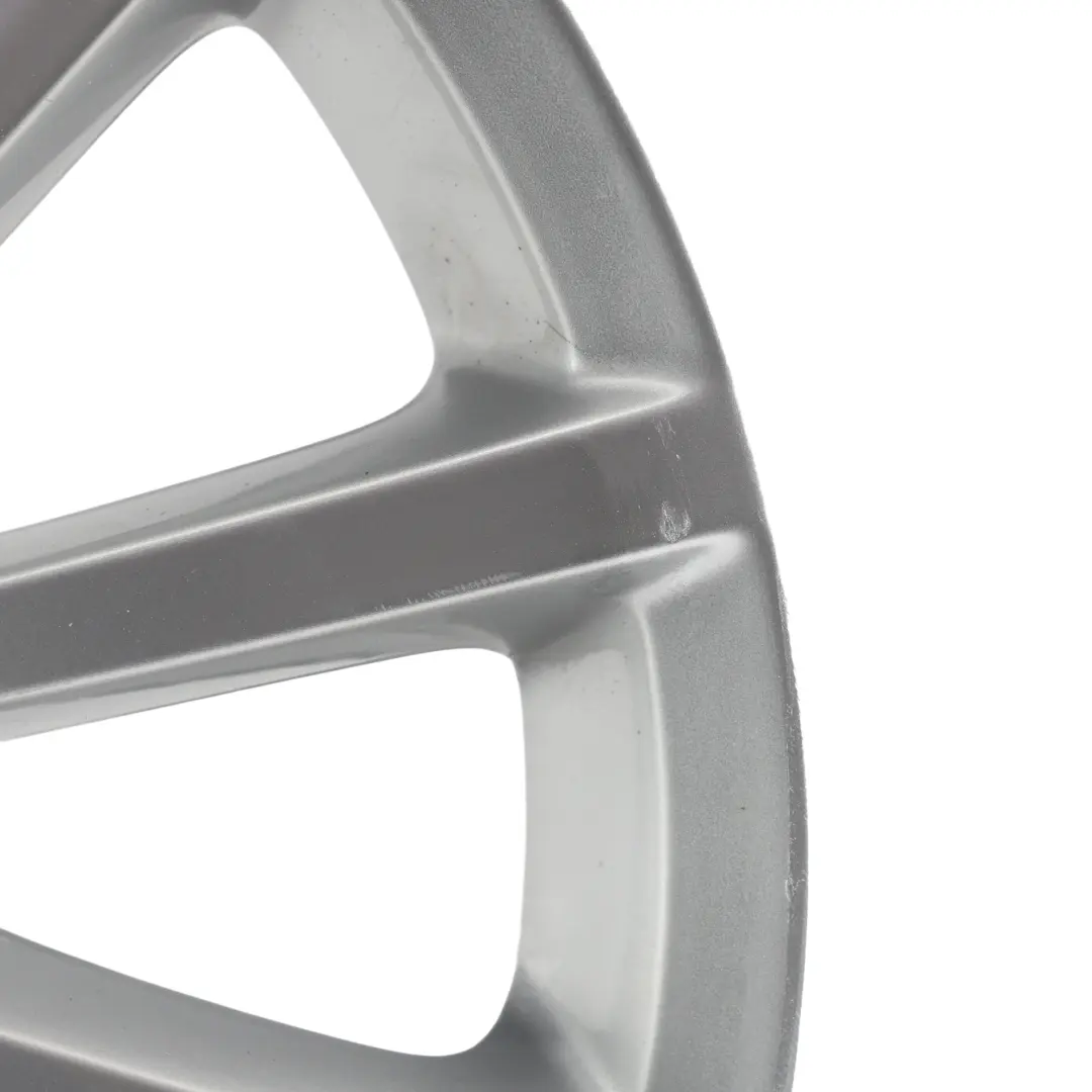 5K Jante Alliage Argent 16" 6.5J ET:50 pour Volkswagen Golf à propos du numéro de pièce 5K0601025S Volkswagen Golf 5K Jante Alliage Argent 16" 6.5J ET:50 - SKU 5K0601025S-1 - Numéro de pièce 5K0601025S
