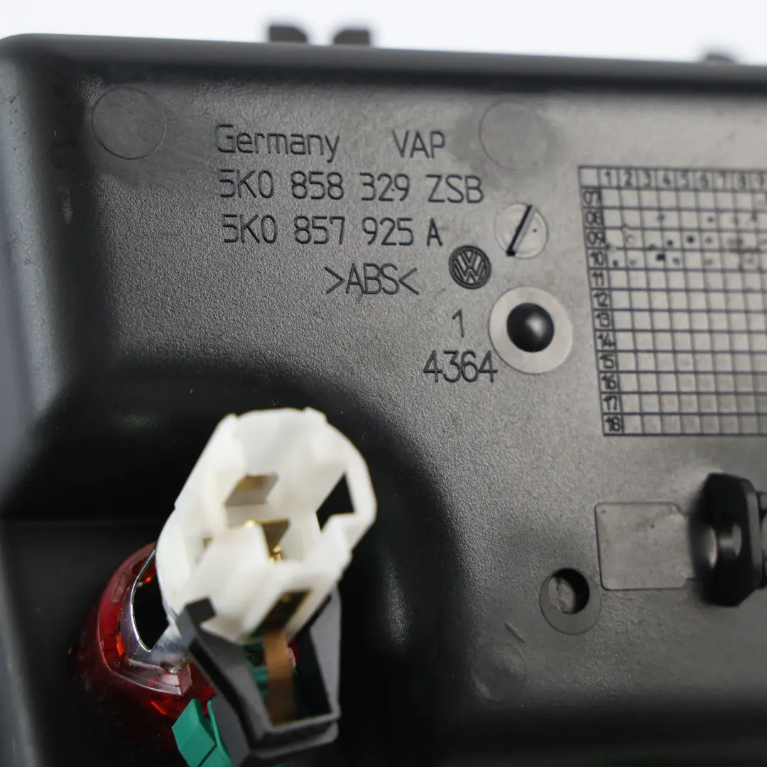 Volkswagen Scirocco MK3 Consola Cenicero Almacenamiento Encendedor - SKU 5K0857925A-4 - Número de pieza 5K0857925A