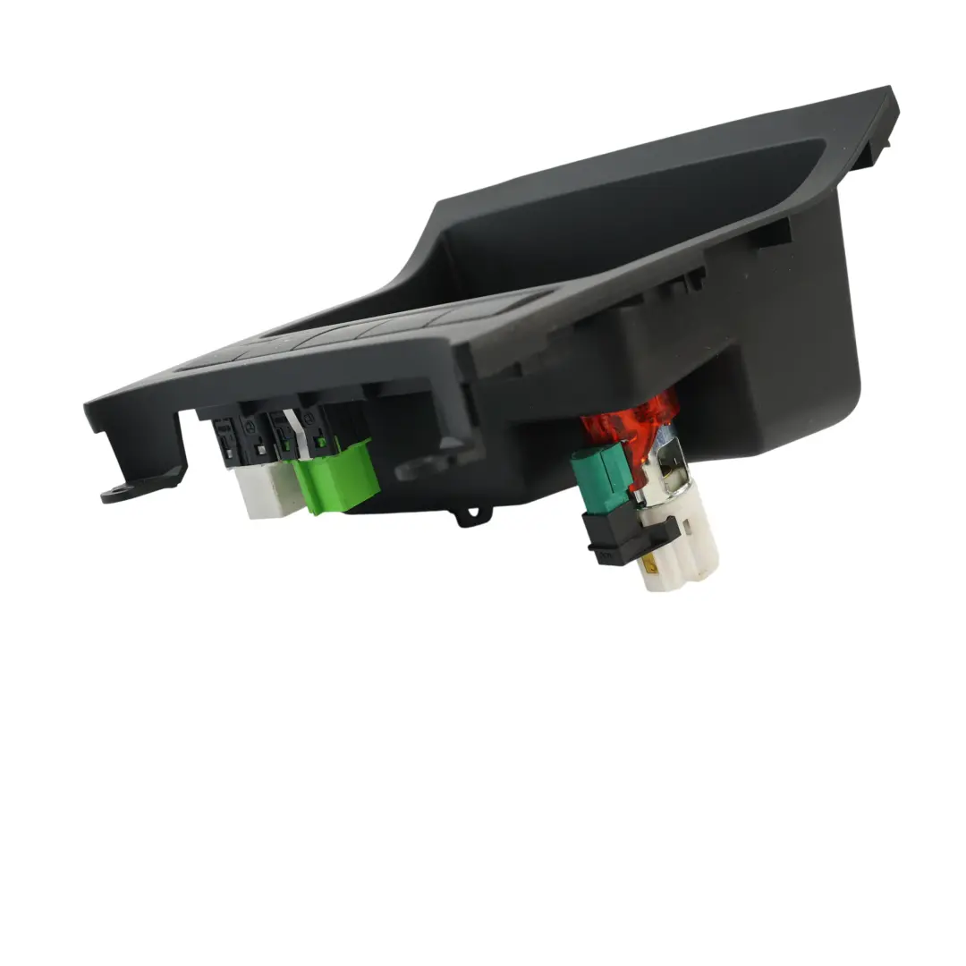 Mk3 Popielniczka Schowek Konsoli Gniazdo 12V do Volkswagen Scirocco o numerze 5K0857925A Volkswagen Scirocco Mk3 Popielniczka Schowek Konsoli Gniazdo 12V - SKU 5K0857925A-4 - Numer Części 5K0857925A