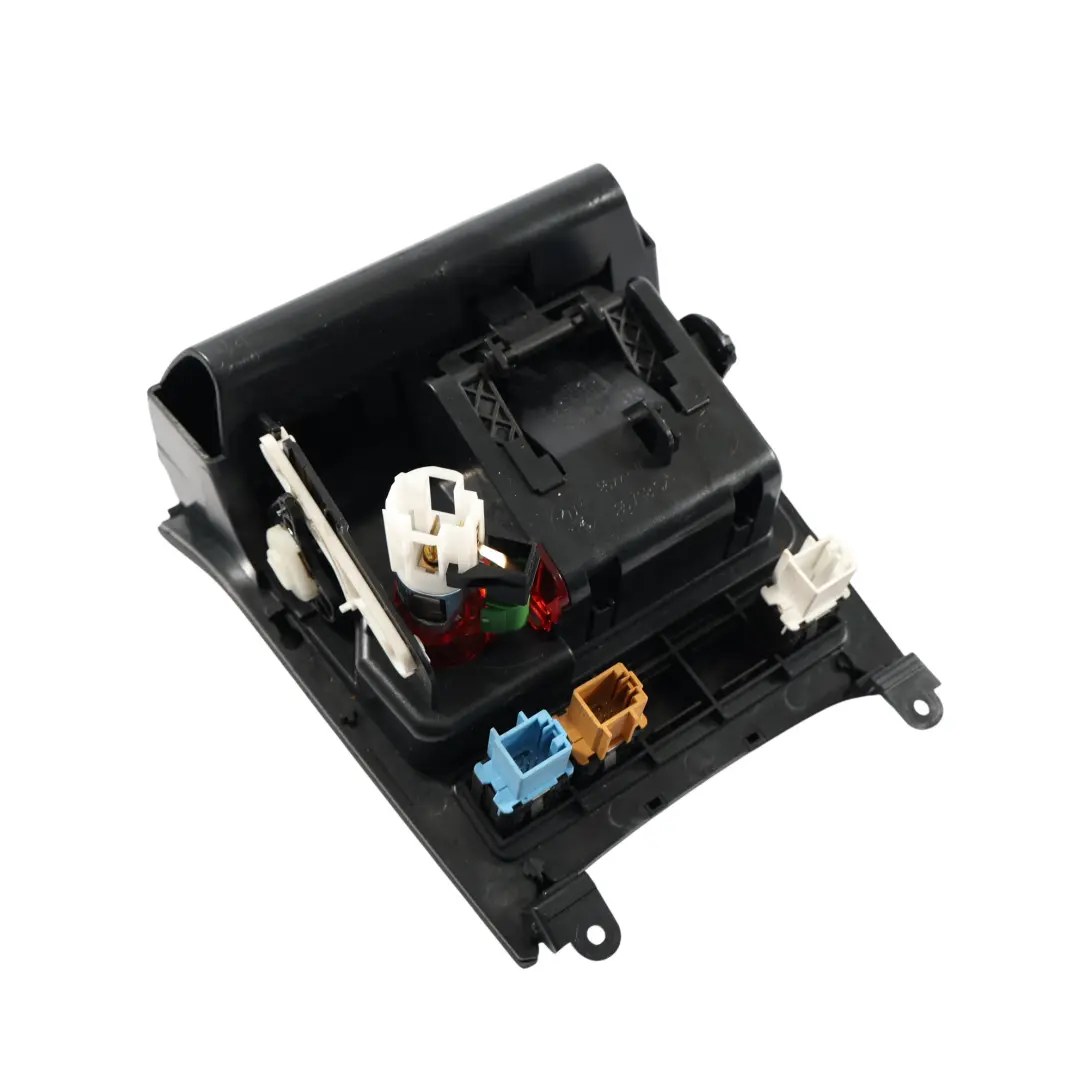 Mk6 Console Centrale Cendrier Avant Panneau pour Volkswagen Golf à propos du numéro de pièce 5K0863475AF Volkswagen Golf Mk6 Console Centrale Cendrier Avant Panneau - SKU 5K0863475AF - Numéro de pièce 5K0863475AF