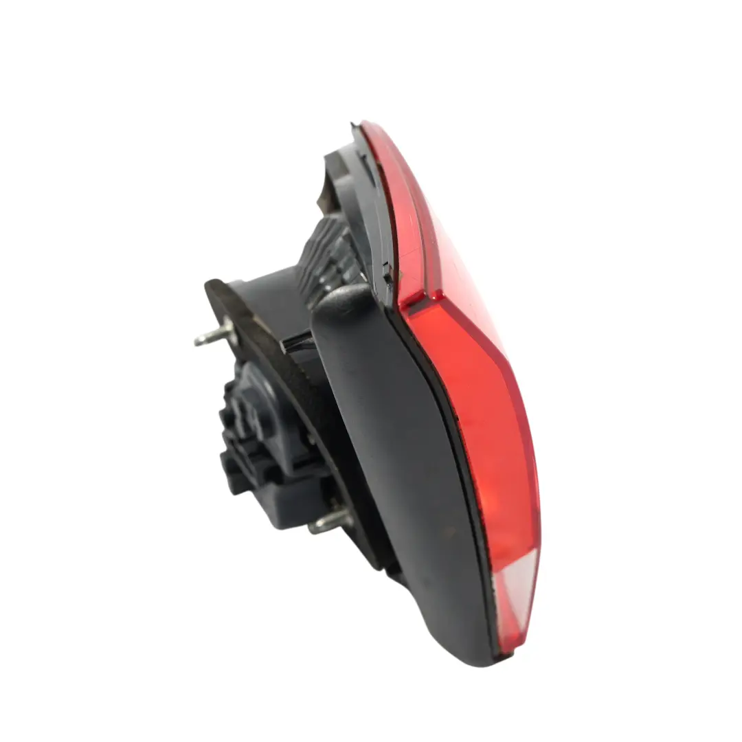 Volkswagen Golf 5K Lampa Tylna Wewnętrzna Lewa HELLA - SKU 5K0945093AC - Numer Części 5K0945093AC