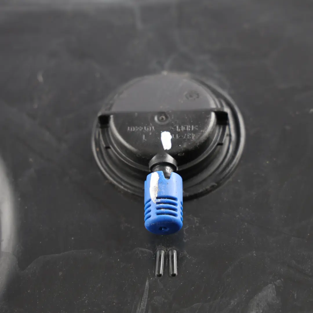 Volkswagen Tiguan 5N MK1 AdBlue Behälter SCR Tank 2.0 TDI - SKU 5N0131877A - Teilenummer 5N0131877A