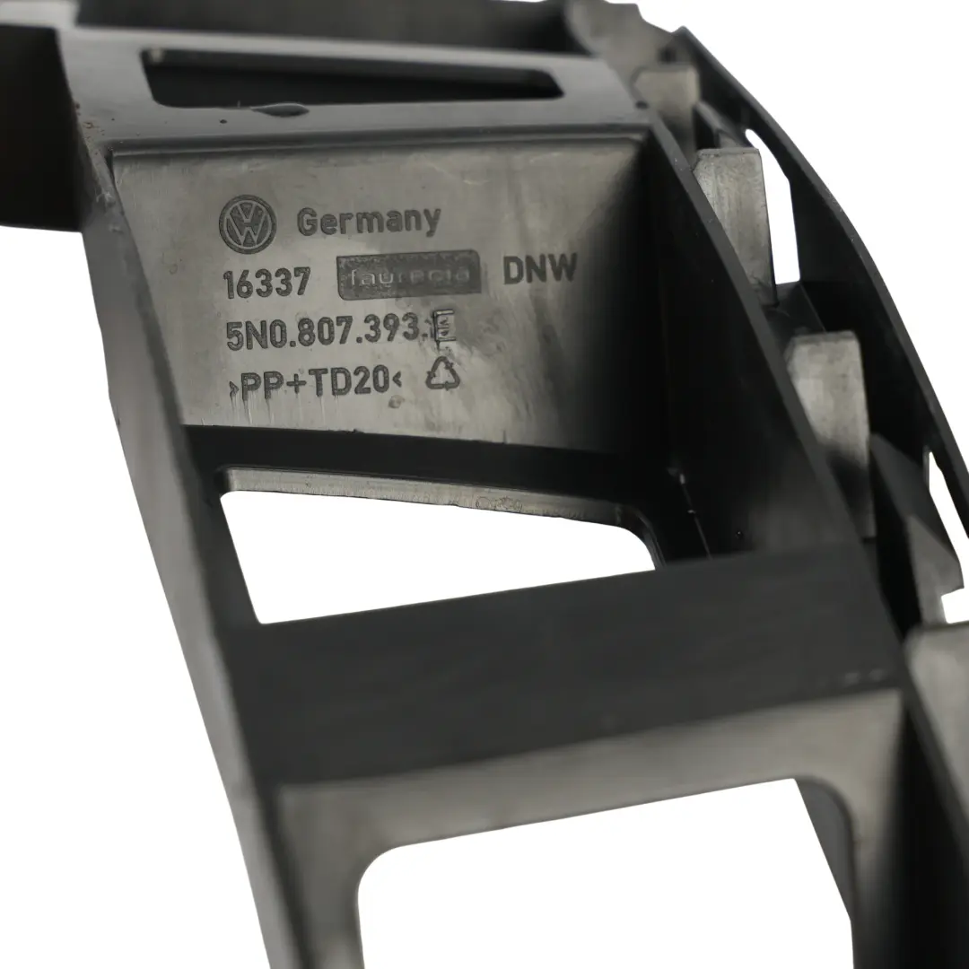 Stoßstange Halterung Führung Profil Hinten Links für Volkswagen Tiguan 5N mit Teilenummer 5N0807393E Volkswagen Tiguan 5N Stoßstange Halterung Führung Profil Hinten Links - SKU 5N0807393E - Teilenummer 5N0807393E