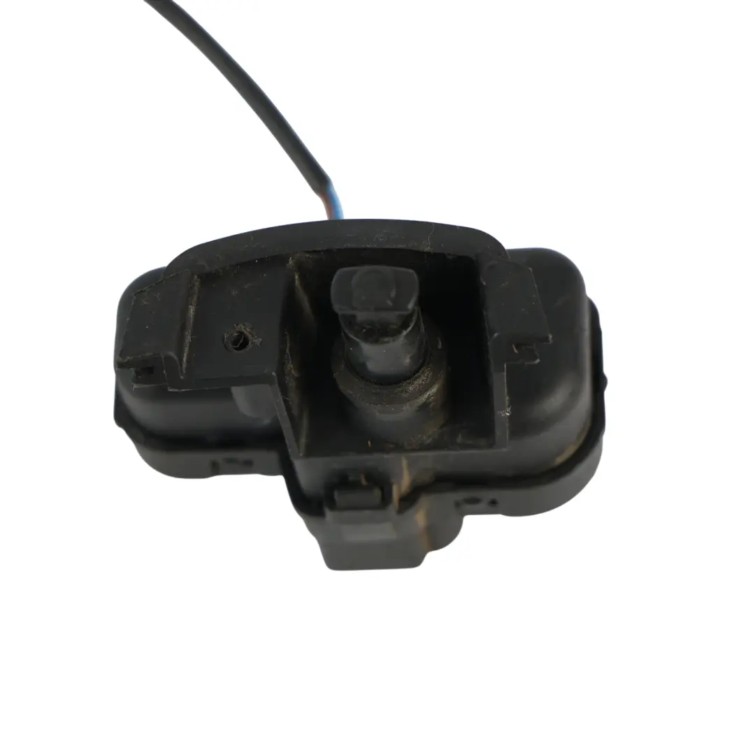 Motore Attuatore Sportello Carburante per Volkswagen Tiguan 5N con numero di parte 5N0810773F Volkswagen Tiguan 5N Motore Attuatore Sportello Carburante - SKU 5N0810773F - Numero di parte 5N0810773F