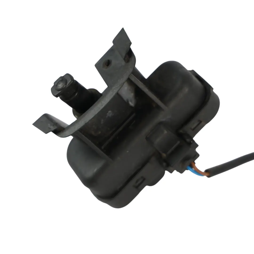 Volkswagen Tiguan 5N Motor Actuador Puerta Tapa Combustible - SKU 5N0810773F - Número de pieza 5N0810773F