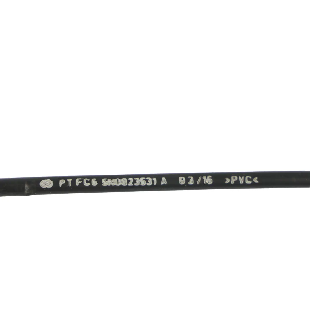 Cięgno Linka Maski do Volkswagen Tiguan 5N o numerze 5N0823531A Volkswagen Tiguan 5N Cięgno Linka Maski - SKU 5N0823531A - Numer Części 5N0823531A