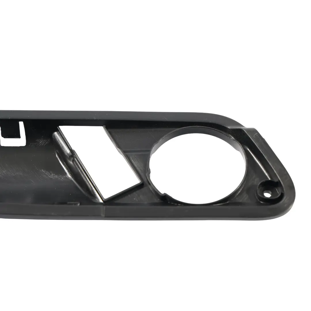 Uchwyt Klamka Drzwi Tylny Prawy Tył do Volkswagen Tiguan 5N o numerze 5N0839198 Volkswagen Tiguan 5N Uchwyt Klamka Drzwi Tylny Prawy Tył - SKU 5N0839198 - Numer Części 5N0839198