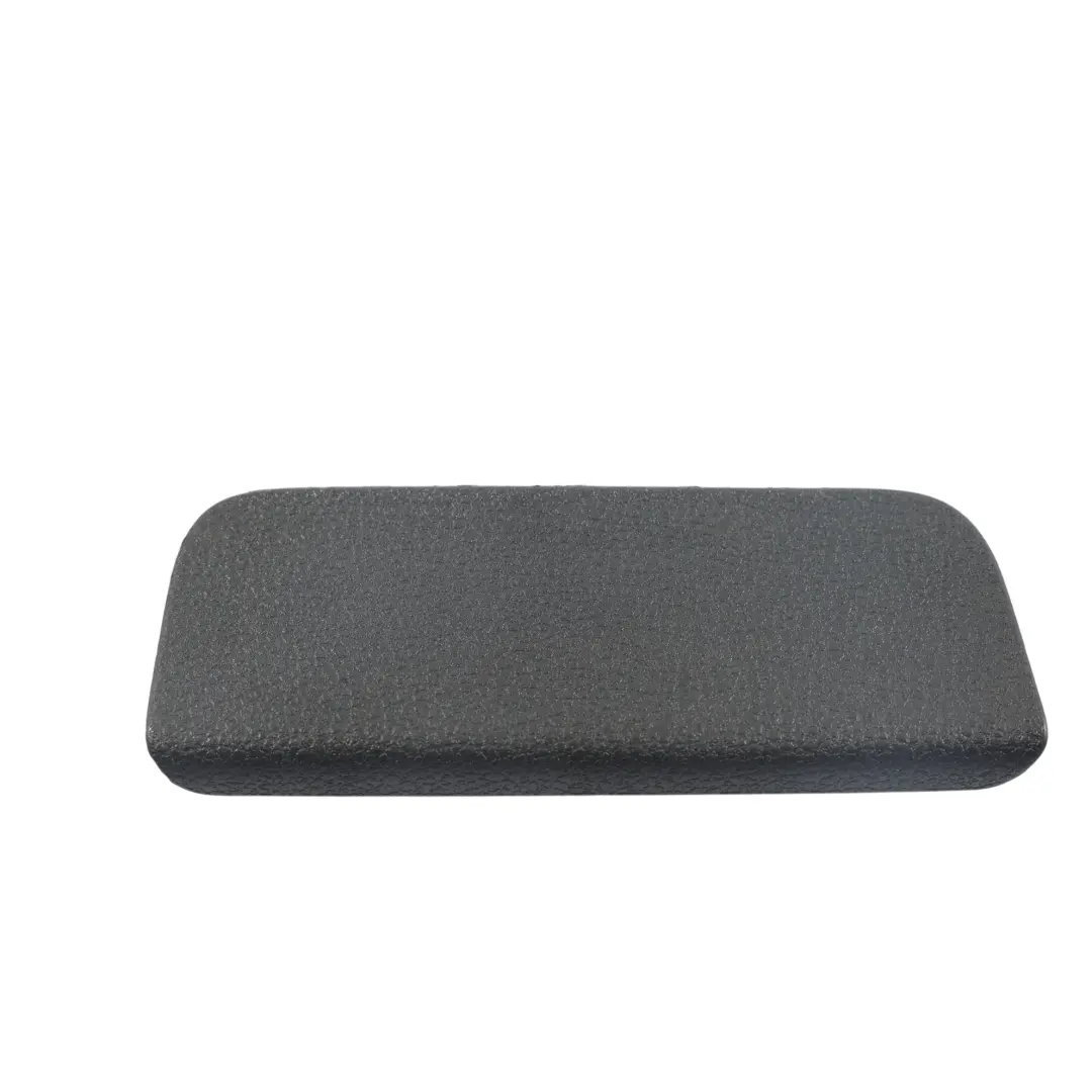 Volkswagen Tiguan 5N Osłona Lampki Klapy Bagażnika Lewa - SKU 5N0867657 - Numer Części 5N0867657