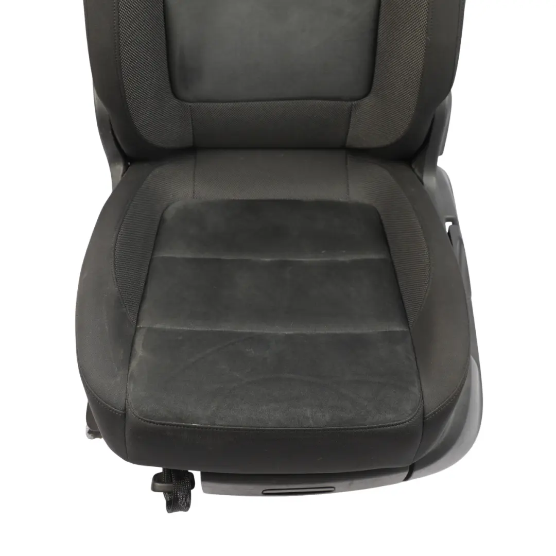 VW Volkswagen Tiguan 5N Siège avant gauche Tissu noir Titan Intérieur tissu - SKU 5N0881805GF-1 - Numéro de pièce 5N0881805GF