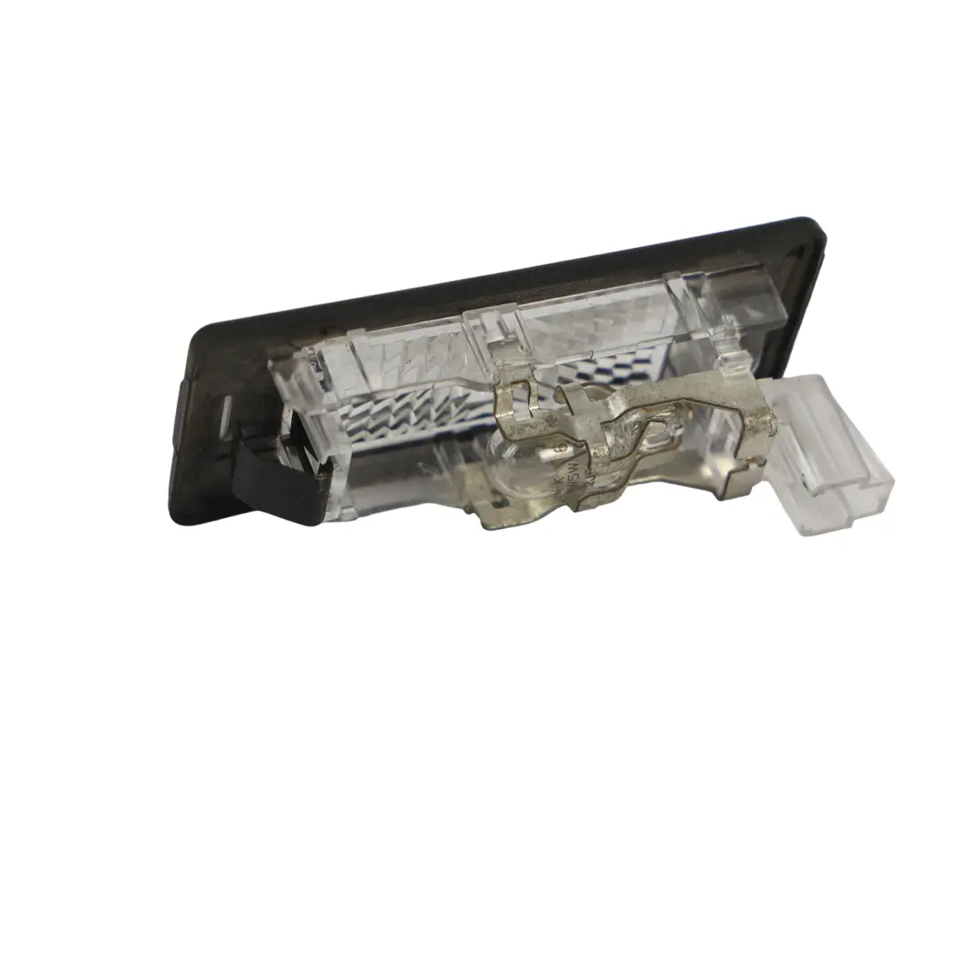 3V Lampka Tablicy Rejestracyjnej do Skoda Octavia 5E Superb o numerze 5N0943021B Skoda Octavia 5E Superb 3V Lampka Tablicy Rejestracyjnej - SKU 5N0943021B - Numer Części 5N0943021B