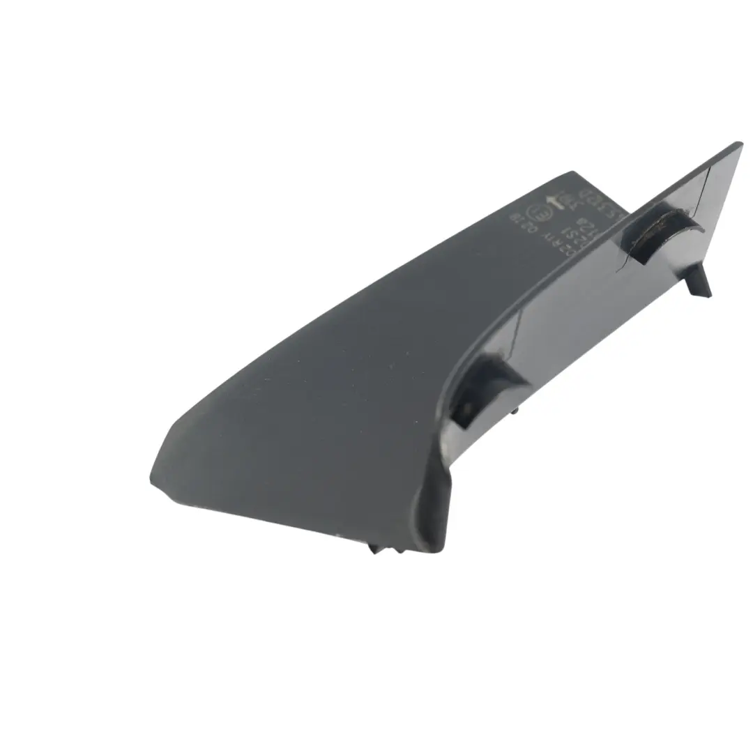 Volkswagen Tiguan 5N Feu Arrière Cache Garniture Extérieur Droit - SKU 5N0945312D - Numéro de pièce 5N0945312D