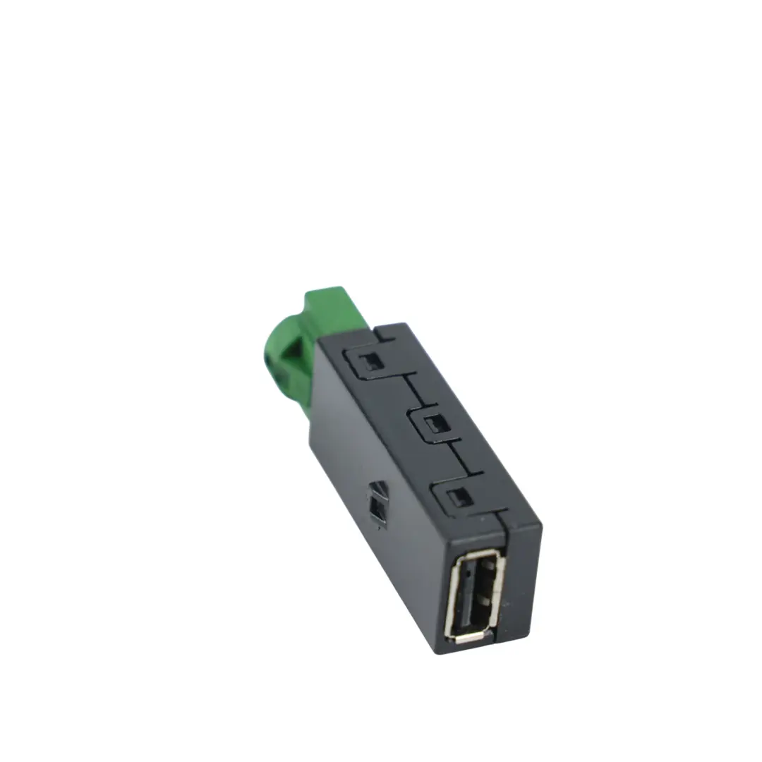 MK3 Fabia MK3 Porta USB Connettore per Volkswagen Passat B8 Skoda Superb con numero di parte 5Q0035726E Volkswagen Passat B8 Skoda Superb MK3 Fabia MK3 Porta USB Connettore - SKU 5Q0035726E-1 - Numero di parte 5Q0035726E
