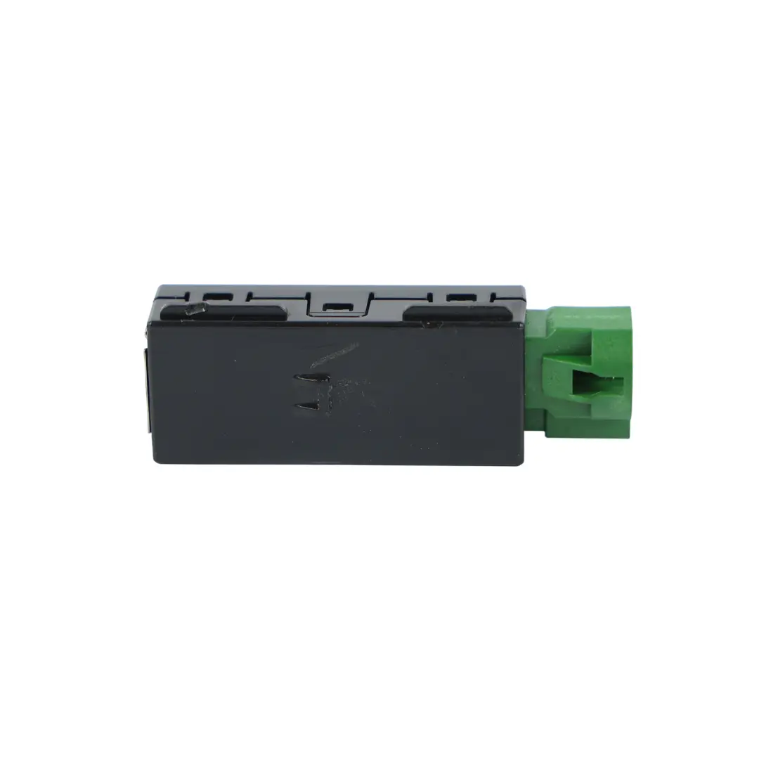 MK3 Fabia MK3 Porta USB Connettore per Volkswagen Passat B8 Skoda Superb con numero di parte 5Q0035726E Volkswagen Passat B8 Skoda Superb MK3 Fabia MK3 Porta USB Connettore - SKU 5Q0035726E-1 - Numero di parte 5Q0035726E