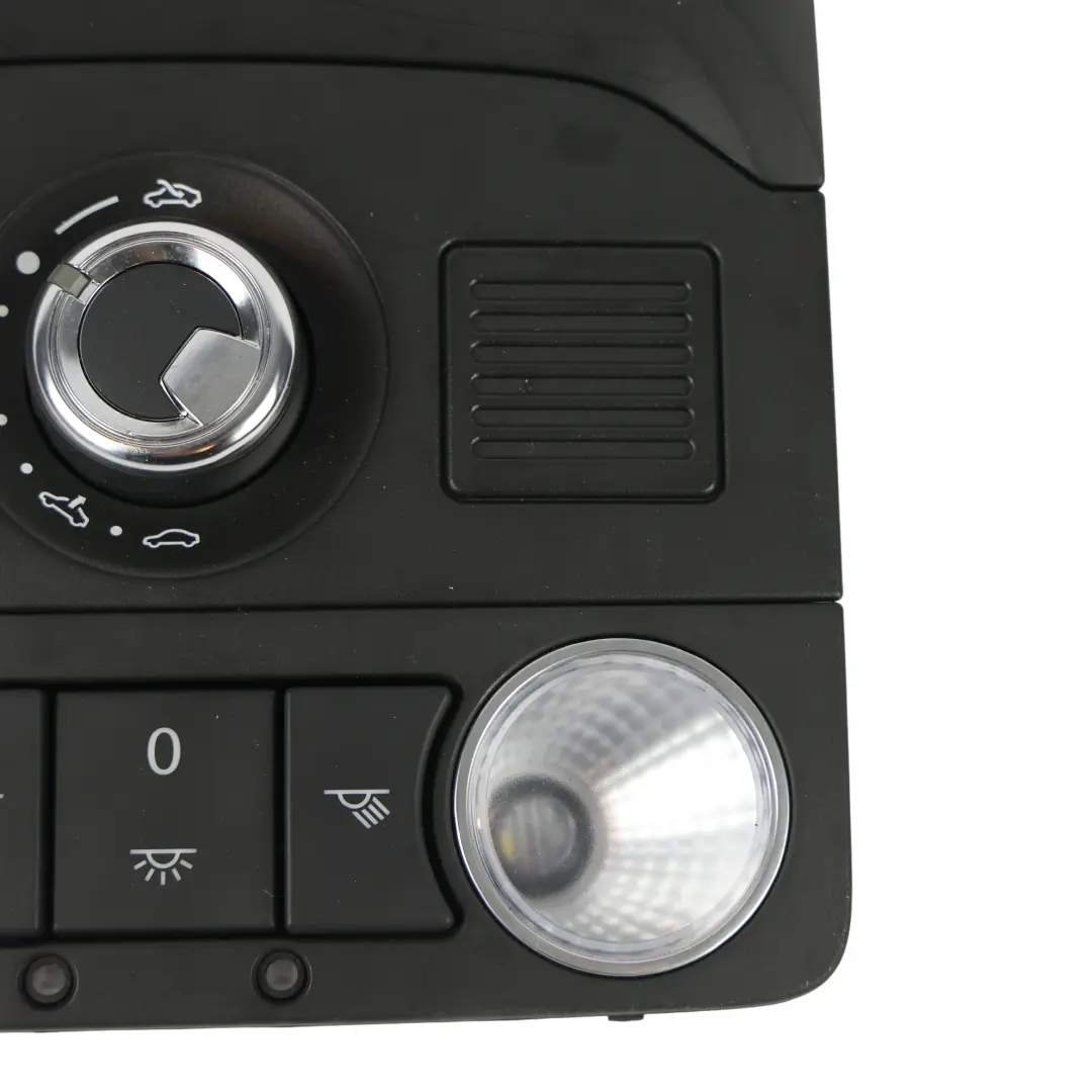 MK3 Luz Interior Techo Negro para Skoda Octavia con número de pieza 5Q0951171 Skoda Octavia MK3 Luz Interior Techo Negro - SKU 5Q0951171 - Número de pieza 5Q0951171