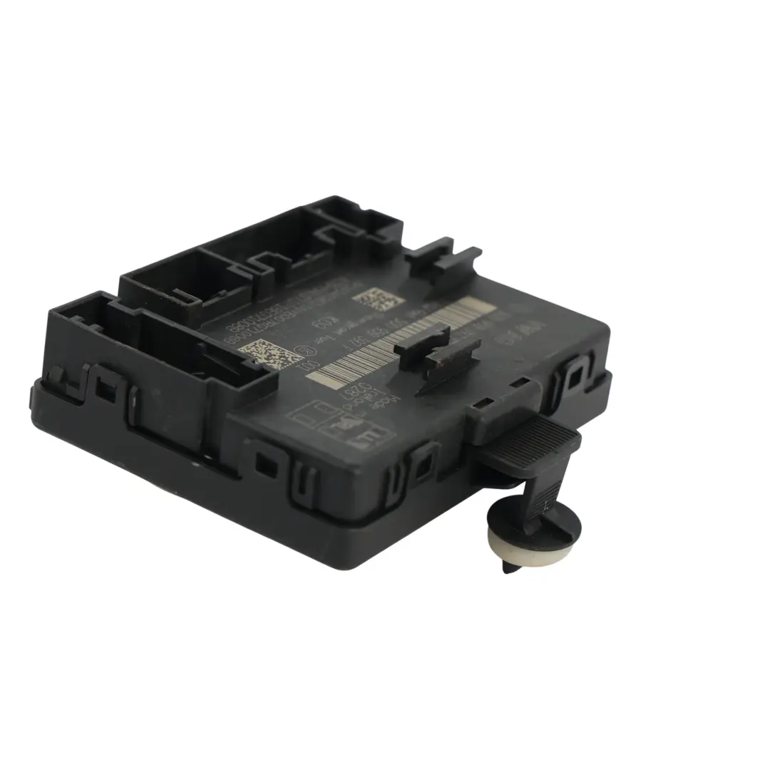 Módulo Control Puerta Delantero Pasajero para Audi Q2 GA A3 8V con número de pieza 5Q0959392F Audi Q2 GA A3 8V Módulo Control Puerta Delantero Pasajero - SKU 5Q0959392F - Número de pieza 5Q0959392F