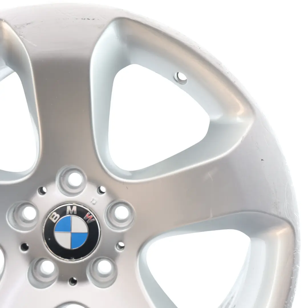 Cerchio In Lega Argento Posteriore 19" 10J ET:45 Styling 132 per BMW X5 E53 con numero di parte 6761932 BMW X5 E53 Cerchio In Lega Argento Posteriore 19" 10J ET:45 Styling 132 - SKU 6761932-1 - Numero di parte 6761932