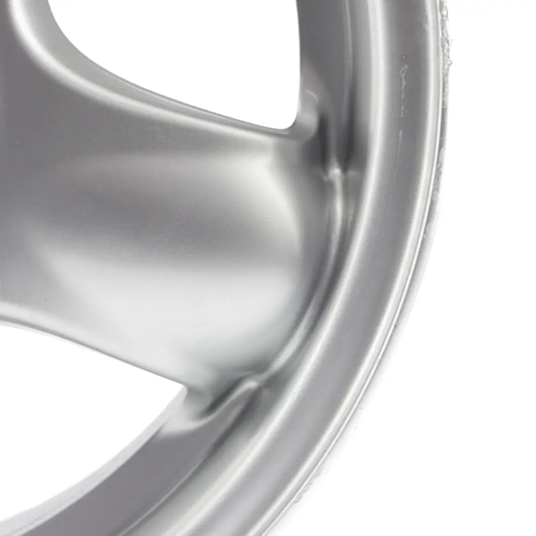 Llanta Aleación Plateada 15" 5,5J 5-Start Spooler 100 para Mini One R55 R56 con número de pieza 6768498 Mini One R55 R56 Llanta Aleación Plateada 15" 5,5J 5-Start Spooler 100 - SKU 6768498-2 - Número de pieza 6768498