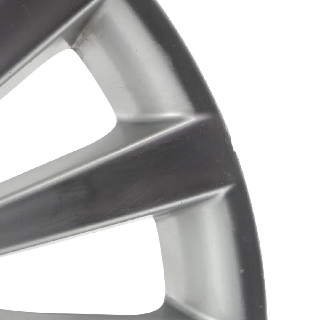 Cerchio leggera argento 19" raggi multipli 235 9,5J ET:39 per BMW F01 F07 con numero di parte 6775405 BMW F01 F07 Cerchio leggera argento 19" raggi multipli 235 9,5J ET:39 - SKU 6775405-2 - Numero di parte 6775405