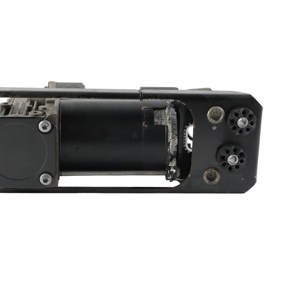 Dispositivo Alimentazione Aria Compressore Sospensioni per BMW E61 Touring con numero di parte 6777827 BMW E61 Touring Dispositivo Alimentazione Aria Compressore Sospensioni - SKU 6777827-2 - Numero di parte 6777827