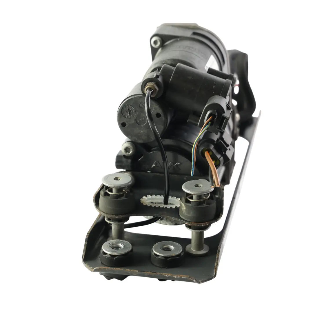 Dispositivo Alimentazione Aria Compressore Sospensioni per BMW E61 Touring con numero di parte 6777827 BMW E61 Touring Dispositivo Alimentazione Aria Compressore Sospensioni - SKU 6777827-2 - Numero di parte 6777827