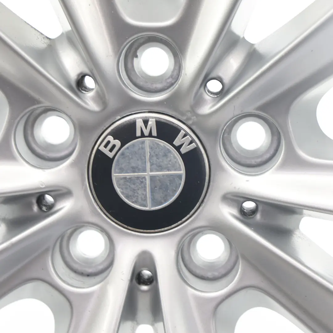 Felga Aluminiowa Srebrna 17" 8J ET:30 do BMW F10 F11 F12 o numerze 6780720 BMW F10 F11 F12 Felga Aluminiowa Srebrna 17" 8J ET:30 - SKU 6780720-3 - Numer Części 6780720
